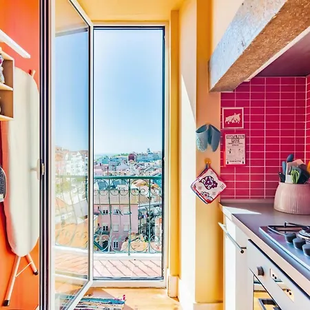 Bright & Beautiful Floor Graca Flat Appartamento
